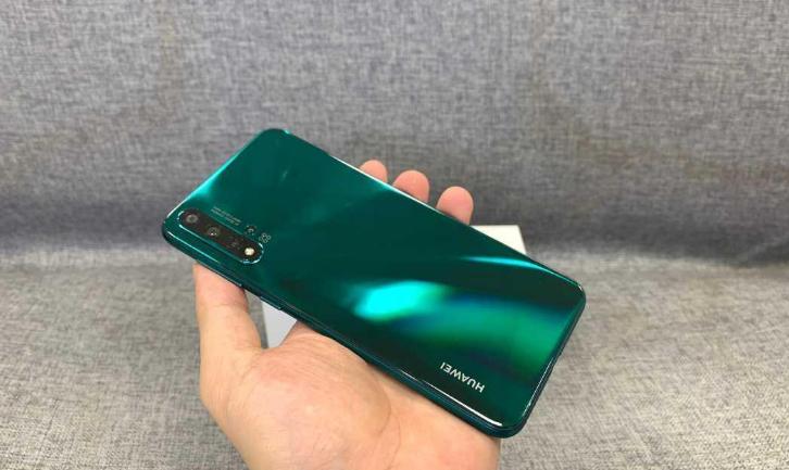 解码我军新锐装备:东风-17